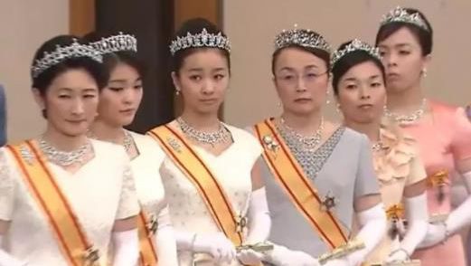 日本皇室王妃皇冠 雅子妃继承美智子的 纪子妃是特别定制 今日焦点